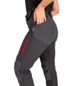 Pantalón Lavaredo Mujer Negro y Rojo, detalle de Bolsillo Trasero